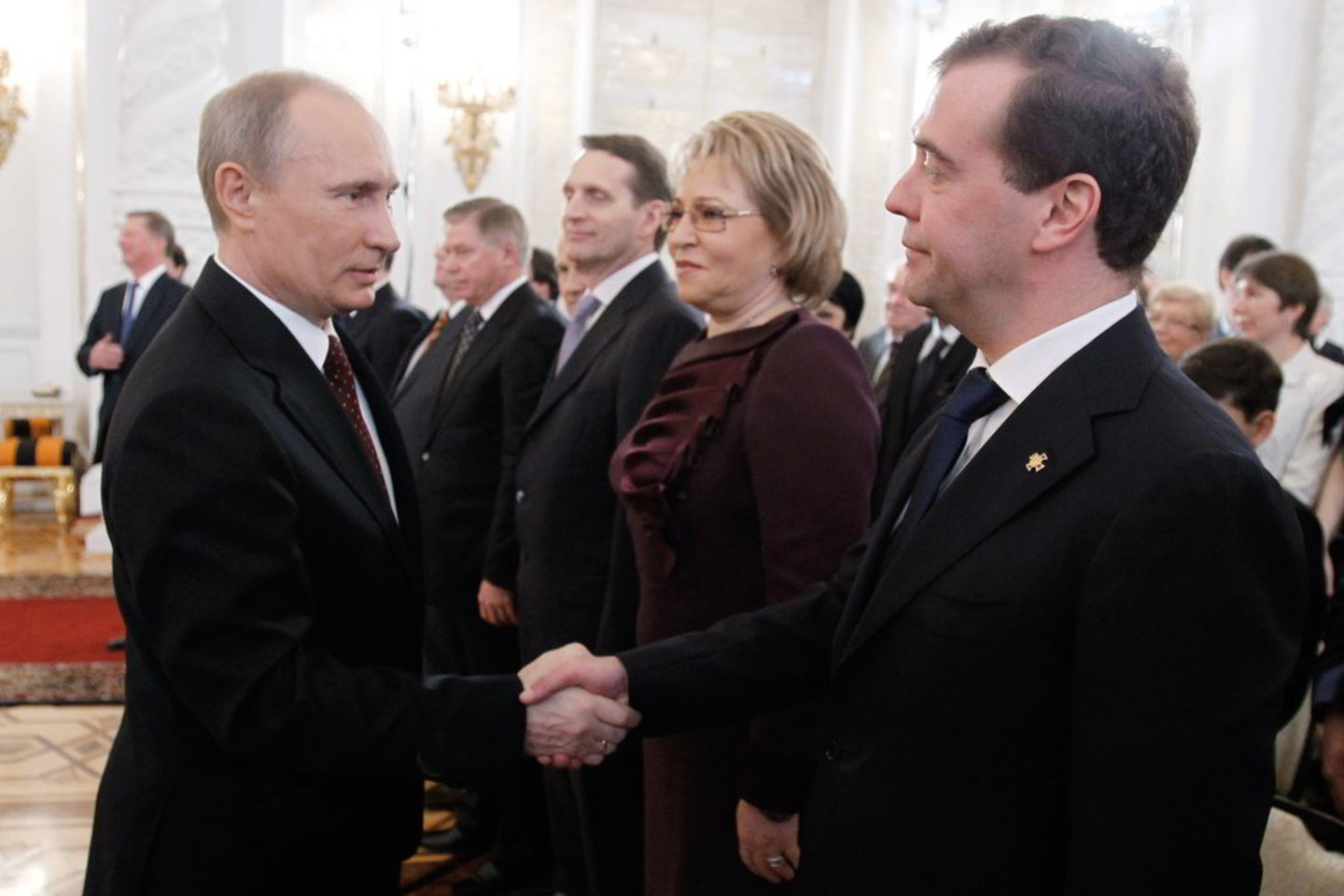 V. Putinas pažymėjo, kad „mums nepriimtina viskas, kas silpnina šalį, skaldo visuomenę“.