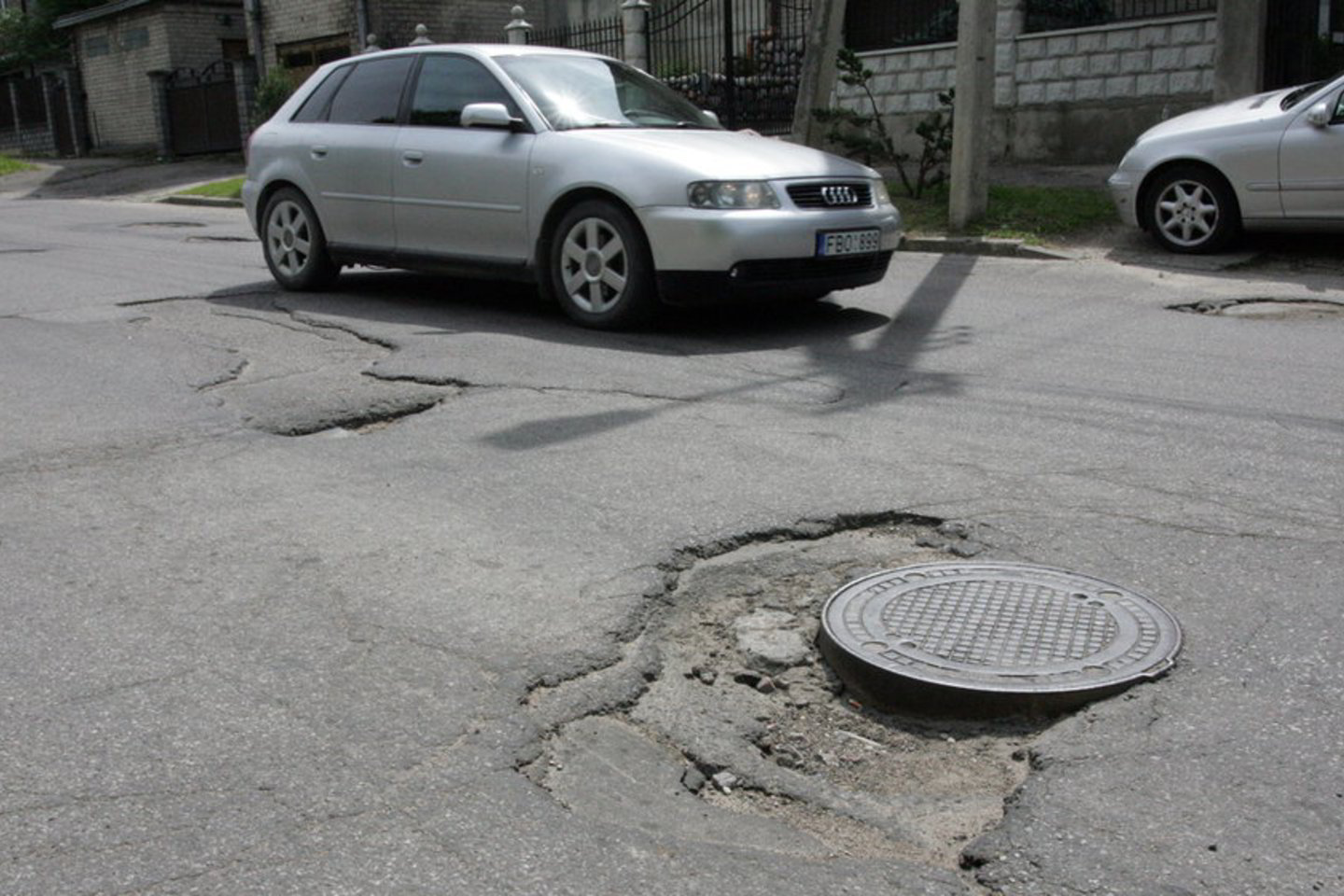 P. Kalpoko gatvę vairuotojai praminė minų lauku.