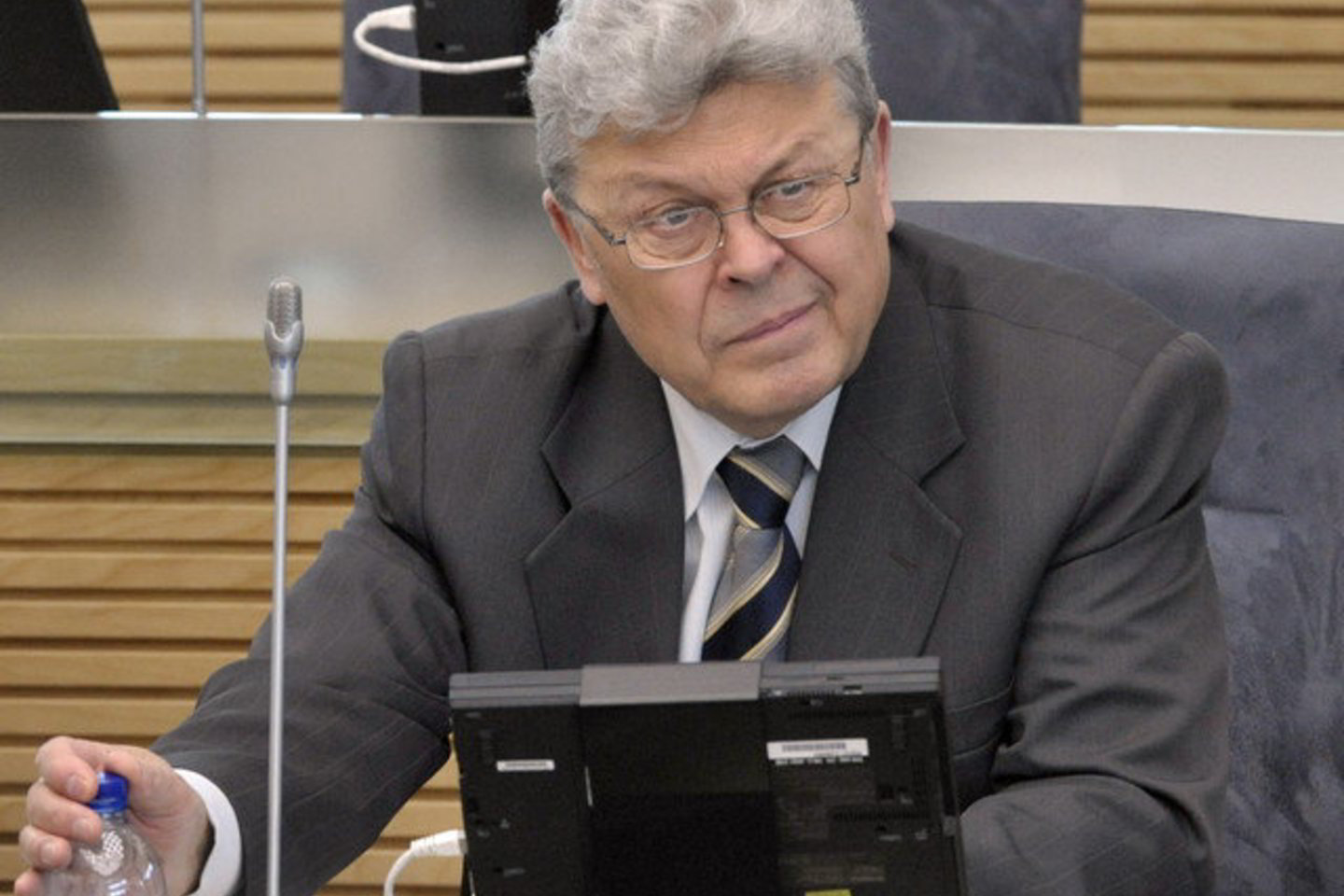 Č. Stankevičius jau buvo siūlęs parlamentui leisti nelietuviškų pavardžių originalią rašybą dokumentuose.