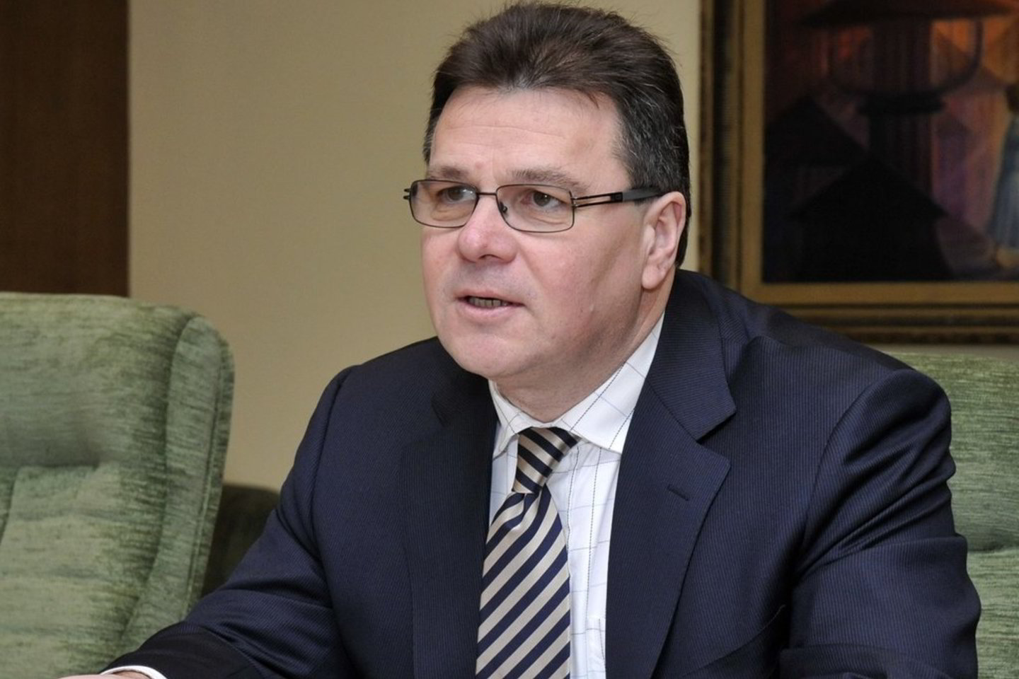 Užsienio reikalų ministerijoje L. Linkevičius pradėjo dirbti 1997 metais tapęs užsienio reikalų ministro patarėju.