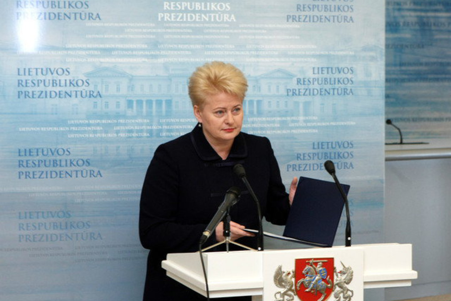 Prezidentė pabrėžė nesutinkanti su Europos Parlamento pasiūlymu dėl žemesnio slenksčio žemės ūkio tiesioginėms išmokoms nustatymo - 65 proc. ES vidutinio lygio.