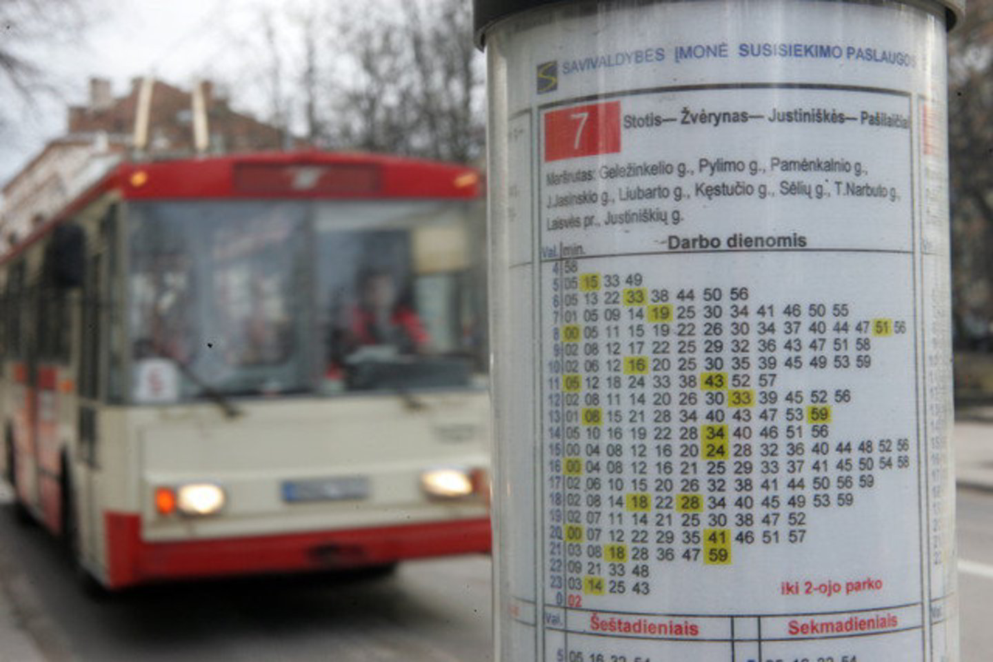 Pasak mero, elektroninio bilieto įvedimas reiškia, kad vilniečiai galės persėsti iš vieno autobuso į kitą su tuo pačiu bilietu.