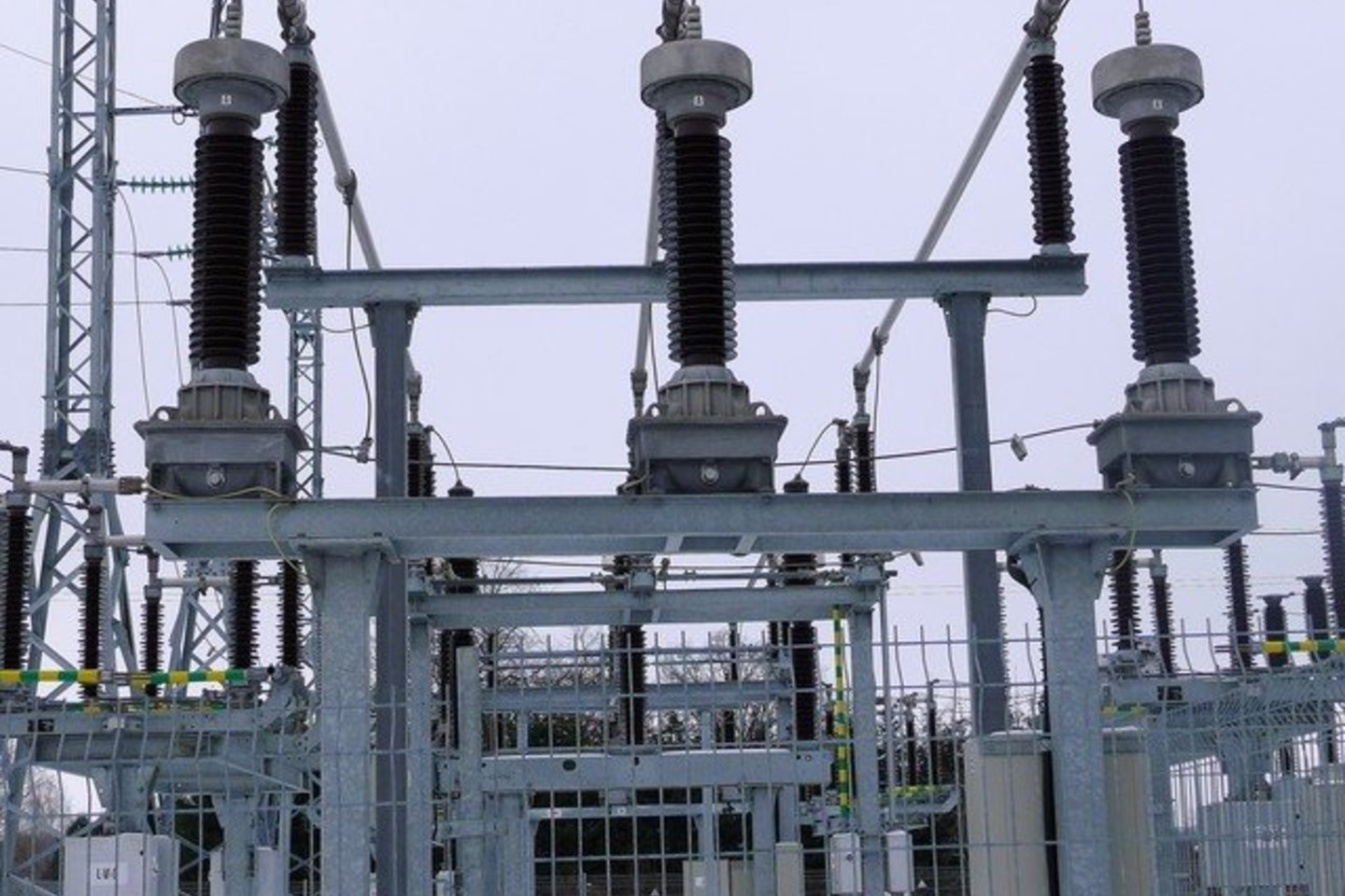 Norėdami išvengti priklausomybės nuo vieno tiekėjo ir neigiamo elektros balanso kuriamo finansinio nestabilumo, turime apsirūpinti ir vietinėmis elektros generavimo alternatyvomis.