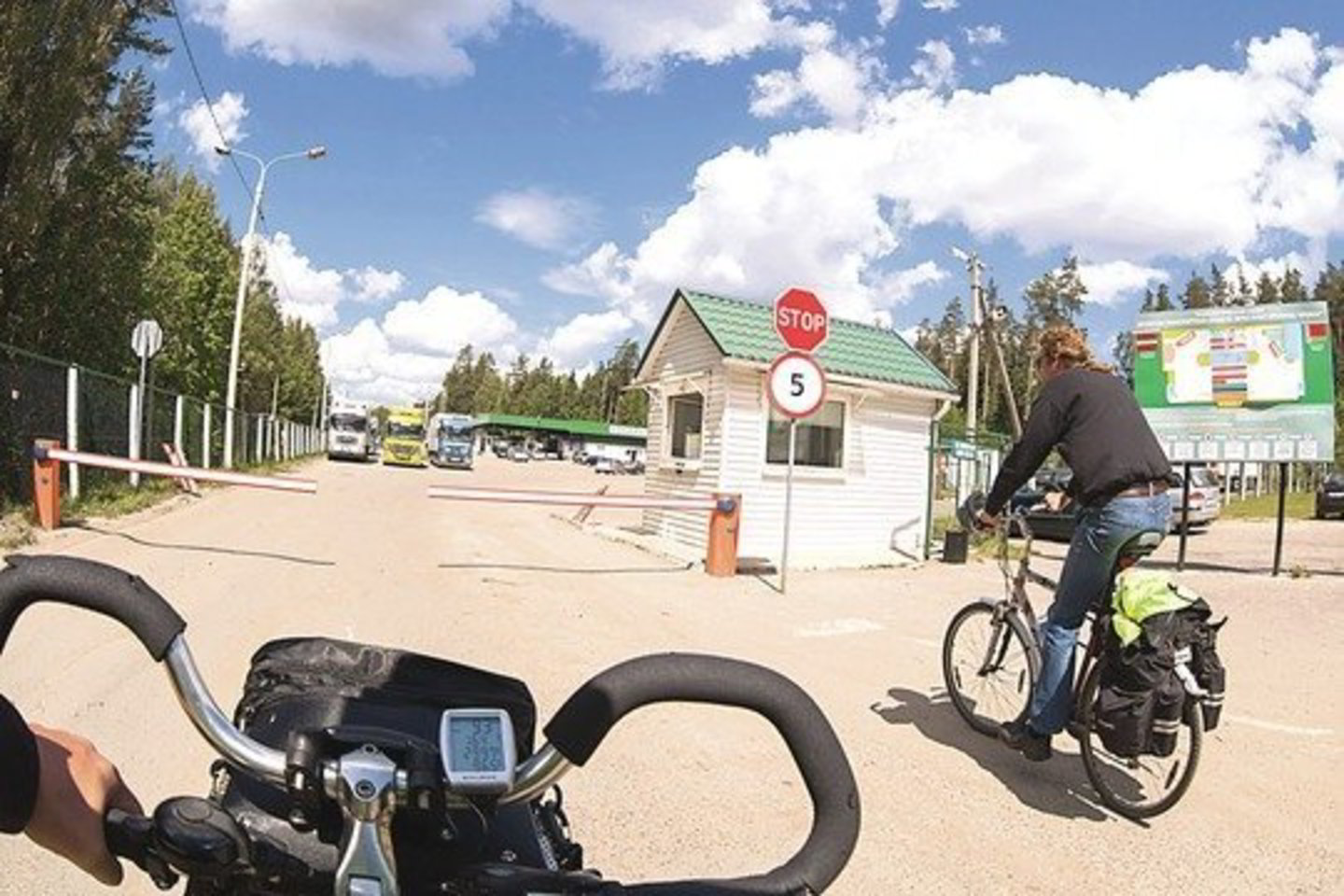 Prieš patenkant į Baltarusiją lietuviams teko blaškytis gimtojoje šalyje.