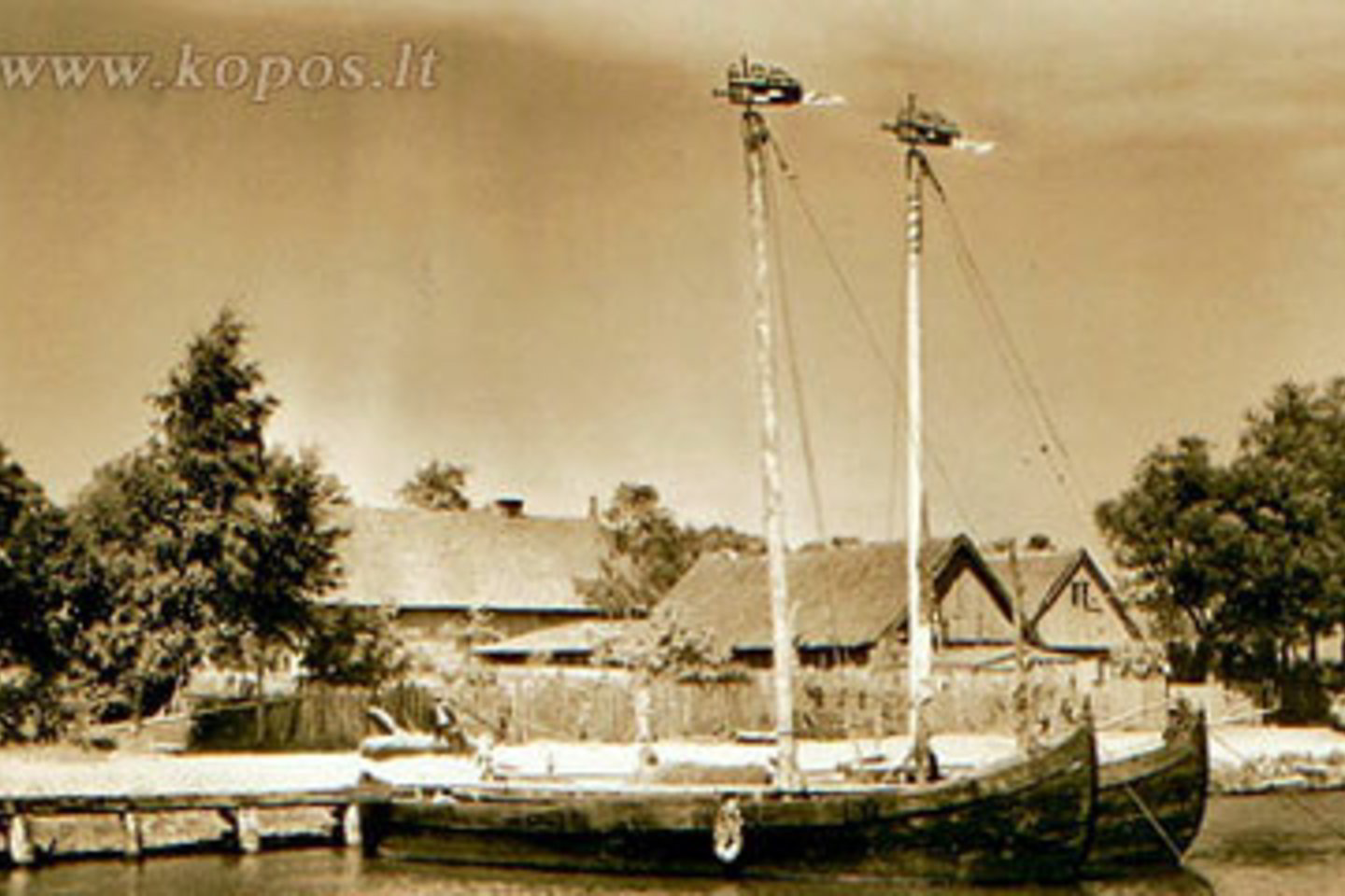 Nida senose nuotraukose.