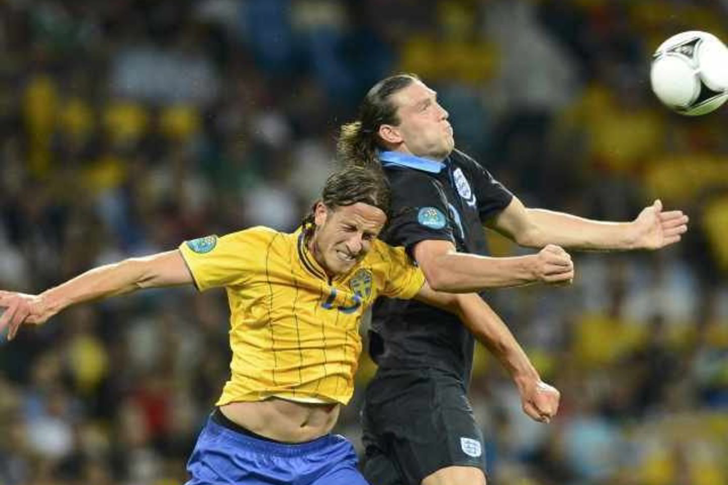 J.Olssonas (geltoni marškinėliai) spėjo aplankyti šeimą