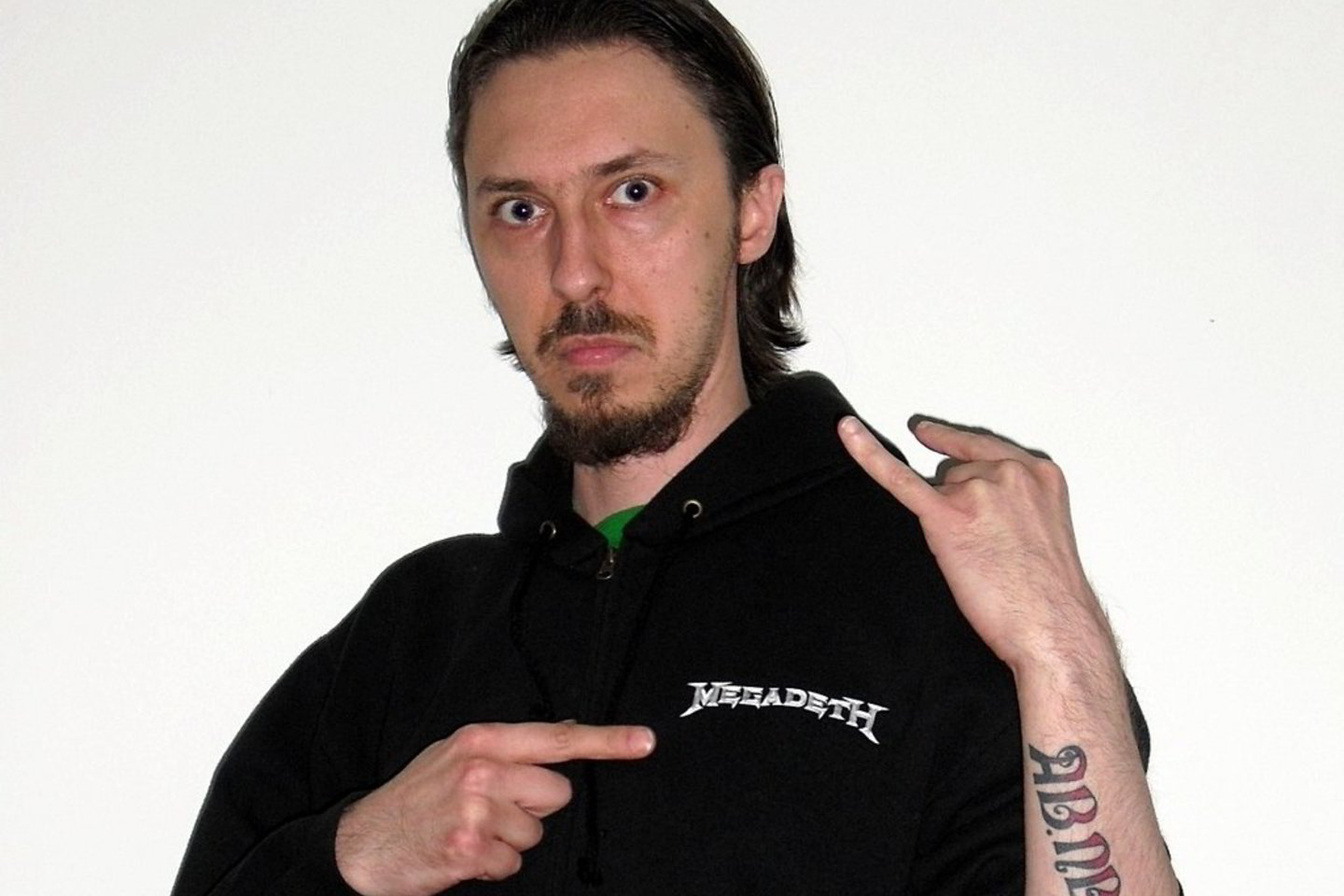 Į „Megadeth“ koncertą M. Berenis žingsniuos, pasipuošęs džemperiu su šios grupės simbolika.