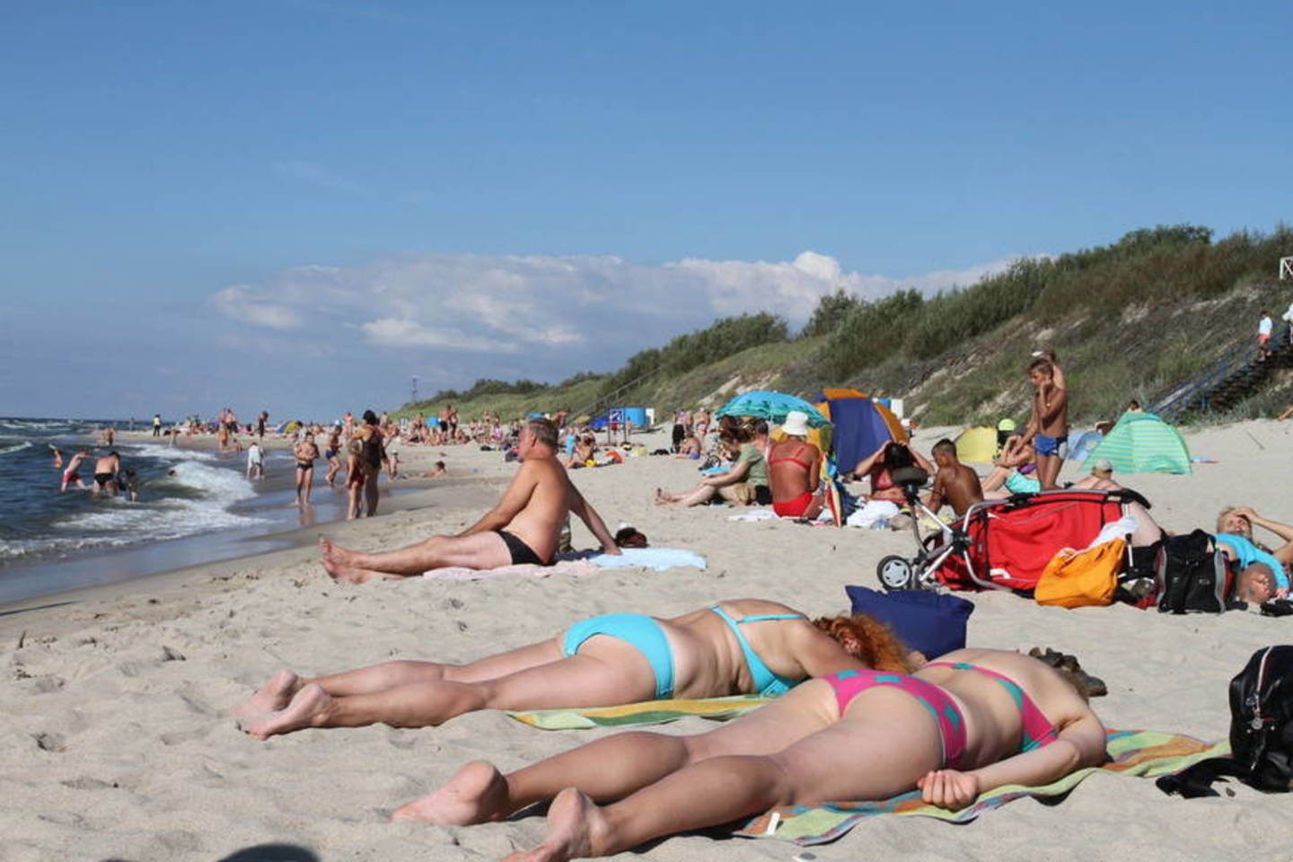 Atostogaujantiems nereikia pamiršti, kad saulė aktyviausia tarp 12 ir 16 valandos. Karštą vasaros dieną šiuo paros metu nudegti odą ypač lengva.