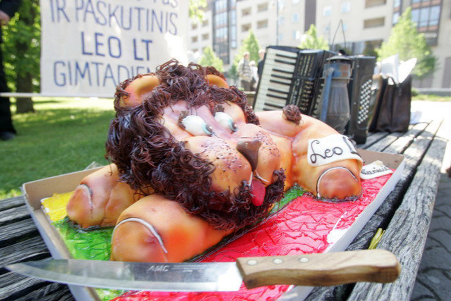 Prieš ketverius metus pradėjus dirbti dabartinei Vyriausybei, ji išardė ankstesnės socialdemokratų valdžios sudarytą įmonę „Leo LT“.