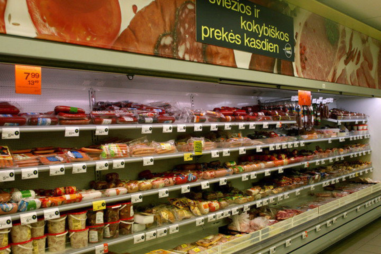 Trumpalaikio vartojimo prekių grupėje, palyginti su 2010 m., pardavimai padidėjo 13,2 proc.