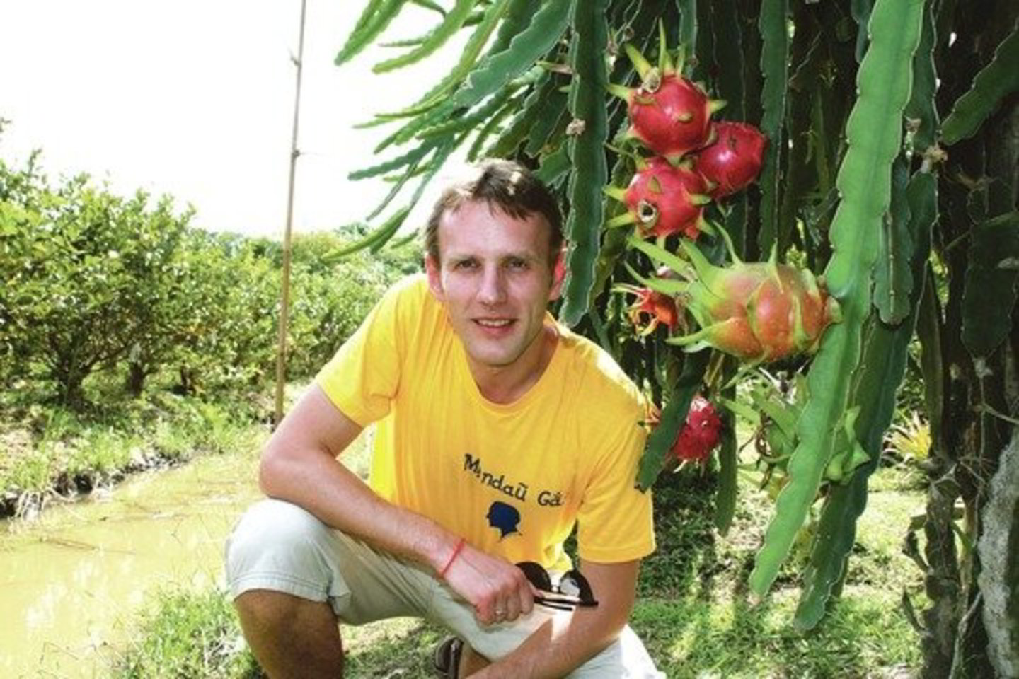 Ant keliautojų marškinėlių – vietnamietiškai užrašytas kiekvieno vardas.