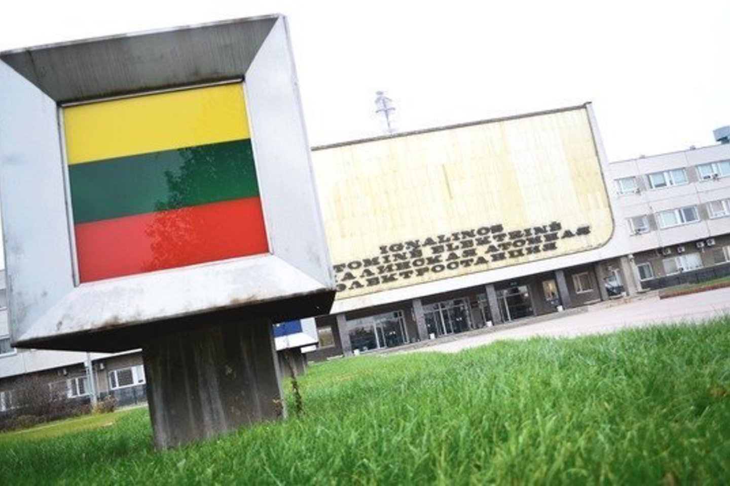 Dėl strigusių darbų atominėje elektrinėje suremtos ietys: Lietuvos valdžia žarstosi kaltinimais vykdytojams, o šie – valstybės institucijoms.