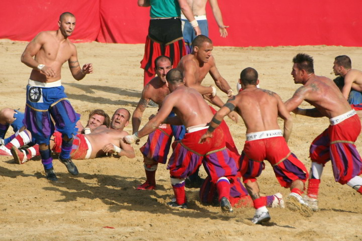 „Calcio Storico“ varžybose nėra nei geltonų nei raudonų kortelių, užtat mėlynių pakanka.