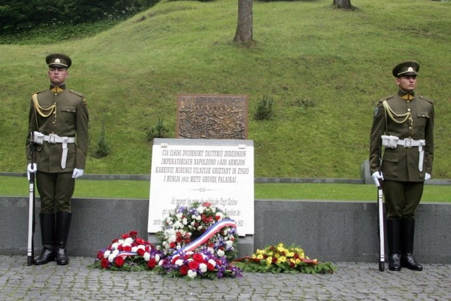 Lentos atidengimo ceremonija.