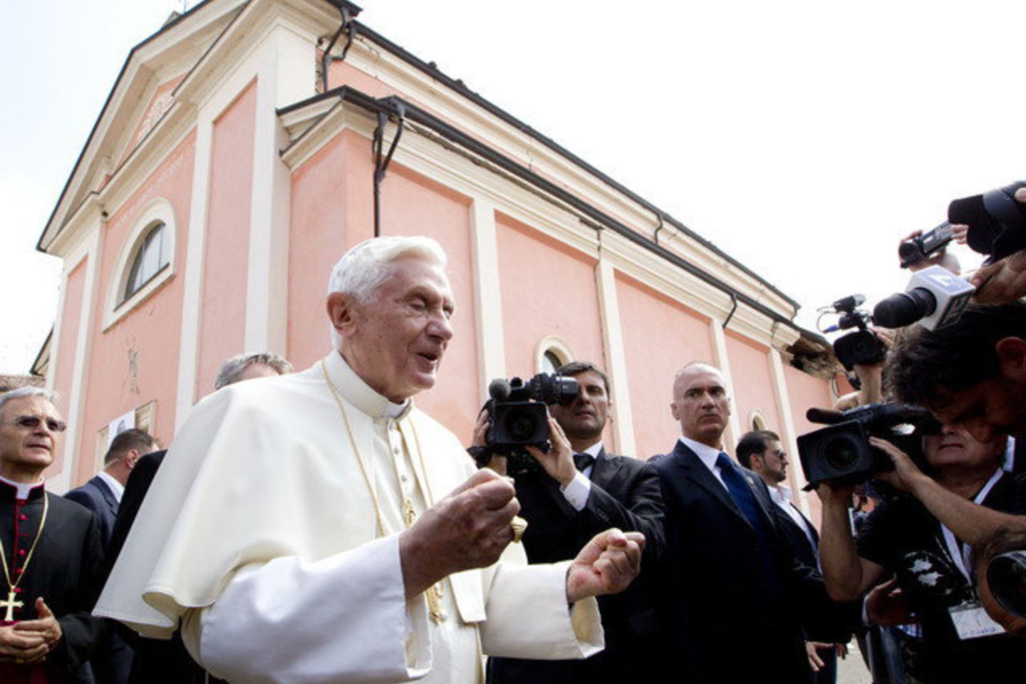 Benediktas XVI antradienį atvyko į Rovereto Di Novį.