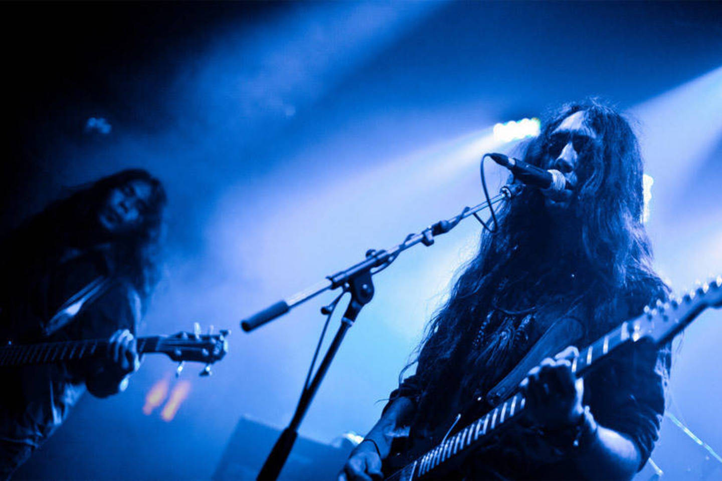 Subtiliai, jausmingai ir tuo pačiu šiek tiek purvinai skambės prancūziško „shoegaze“ stiliaus projektas „Alcest“.