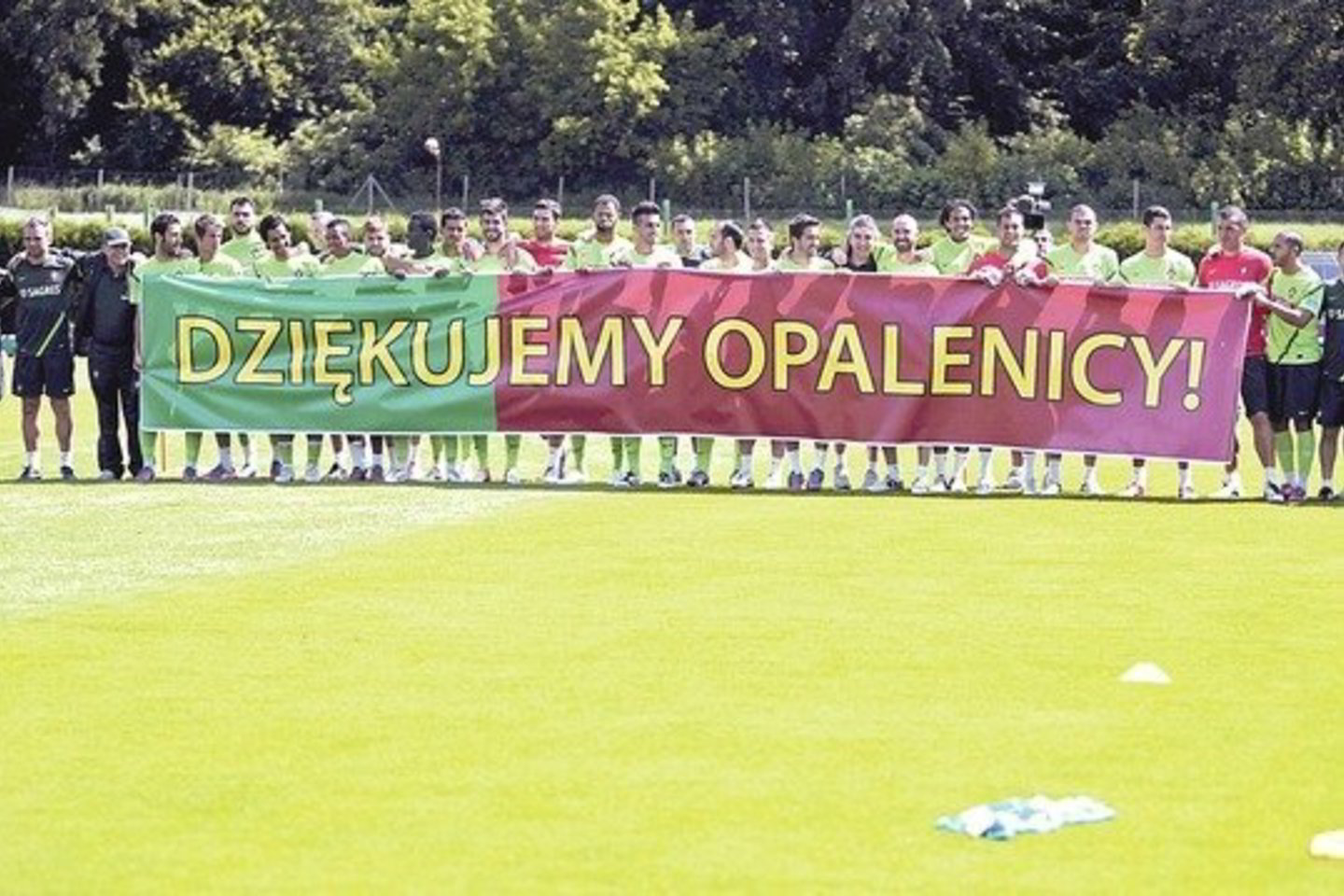 Opalenicoje įsikūrę portugalų futbolininkai dėkojo lenkams už palaikymą.
