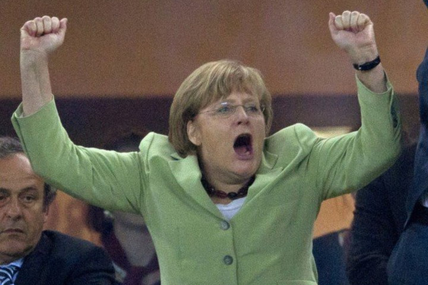 A. Merkel aistringai stebi Vokietijos rinktinės rungtynes.