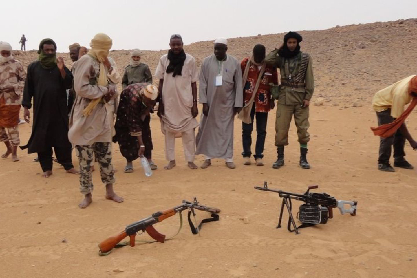 Ginkluoti islamistai naikina Tombuktu miesto religines šventoves.