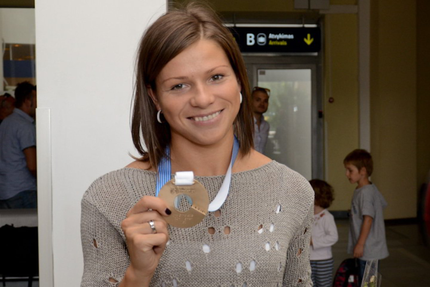 Iš Europos lengvosios atletikos čempionato sugrįžo bronzos medalį sprinte laimėjusi L. Grinčikaitė.