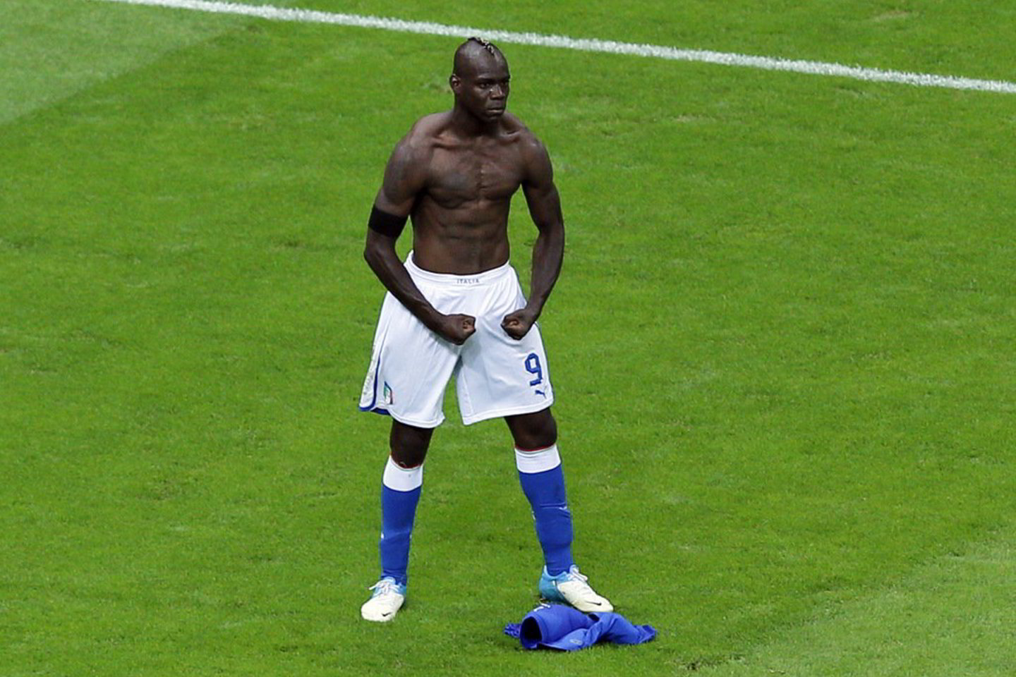 M. Balotelli įvarčio šventimo mada jau keliauja po pasaulį.