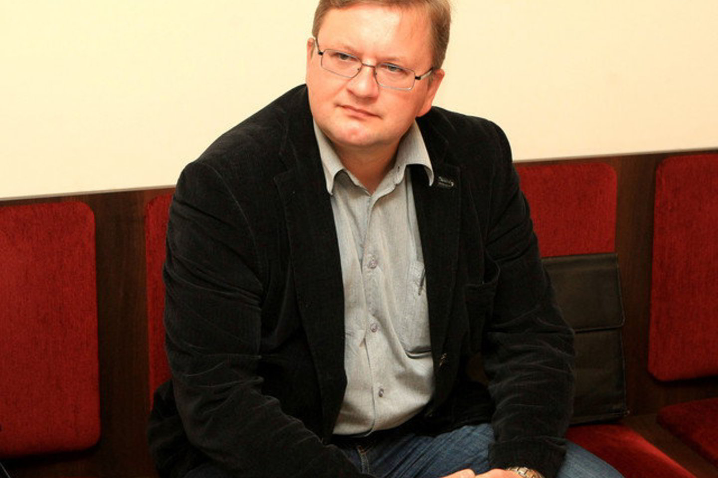 Nuosprendyje teigiama, kad dėl A. Laurikėno veiksmų buvo pažemintas prokuroro vardas, o valstybė patyrė neturtinės žalos.