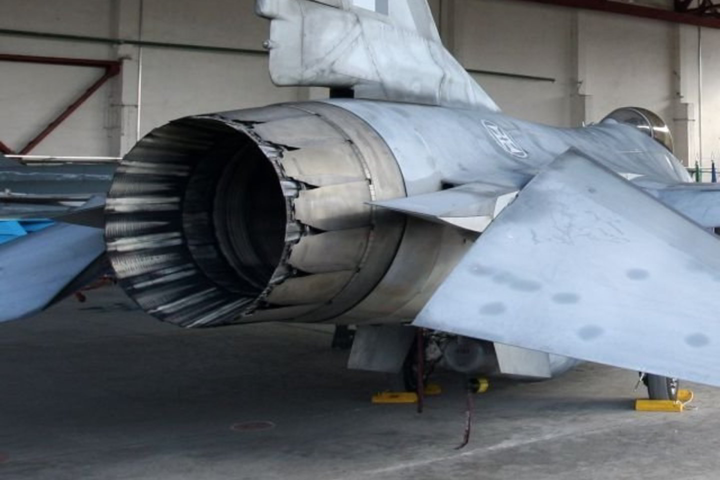Naikintuvas sostinėje vykusios aviacijos šventės metu viršijo „deramą greitį“, skriedamas 1100 km/h greičiu.