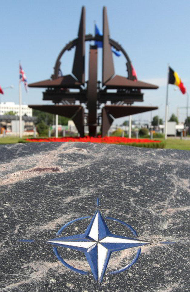 Aljansas ir JAV tvirtina, kad skydas apsaugos NATO nares nuo Šiaurės Korėjos ir Irano raketų ir nebus nukreiptas prieš Rusiją.