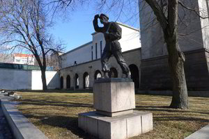 Skulptoriui J. Zikarui suteiktas Panevėžio miesto garbės piliečio vardas