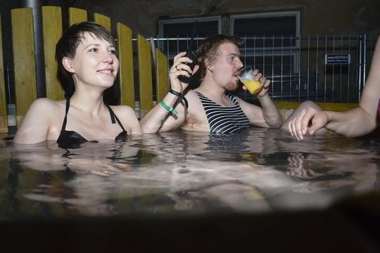 Internete pažinčių ieško tik nevykėliai?