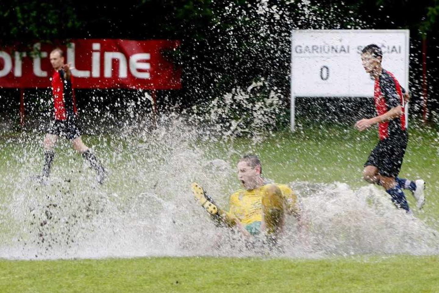 Lietuvos futbolo aikštėse pasitaiko ir tokių vaizdų