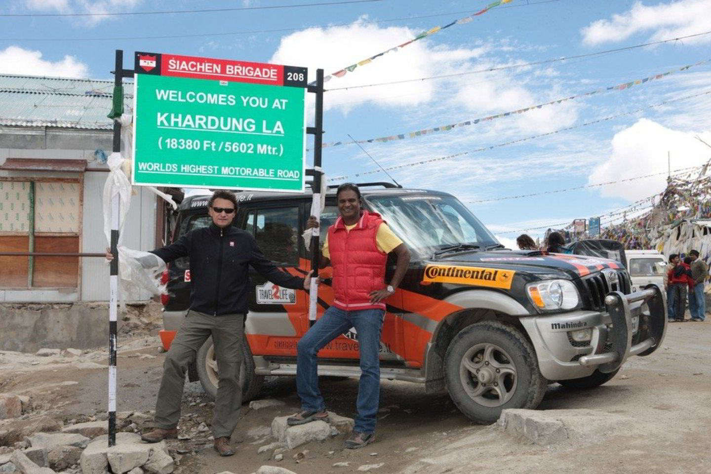 Vitoldas Milius įveikė kelią Himalajuose, esantį 5,6 kilometrų aukštyje.<br>"Auto Bild India"