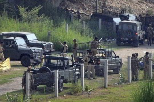 Pakistane užpuolikai nušovė aštuonis policininkus ir kalėjimo prižiūrėtojus