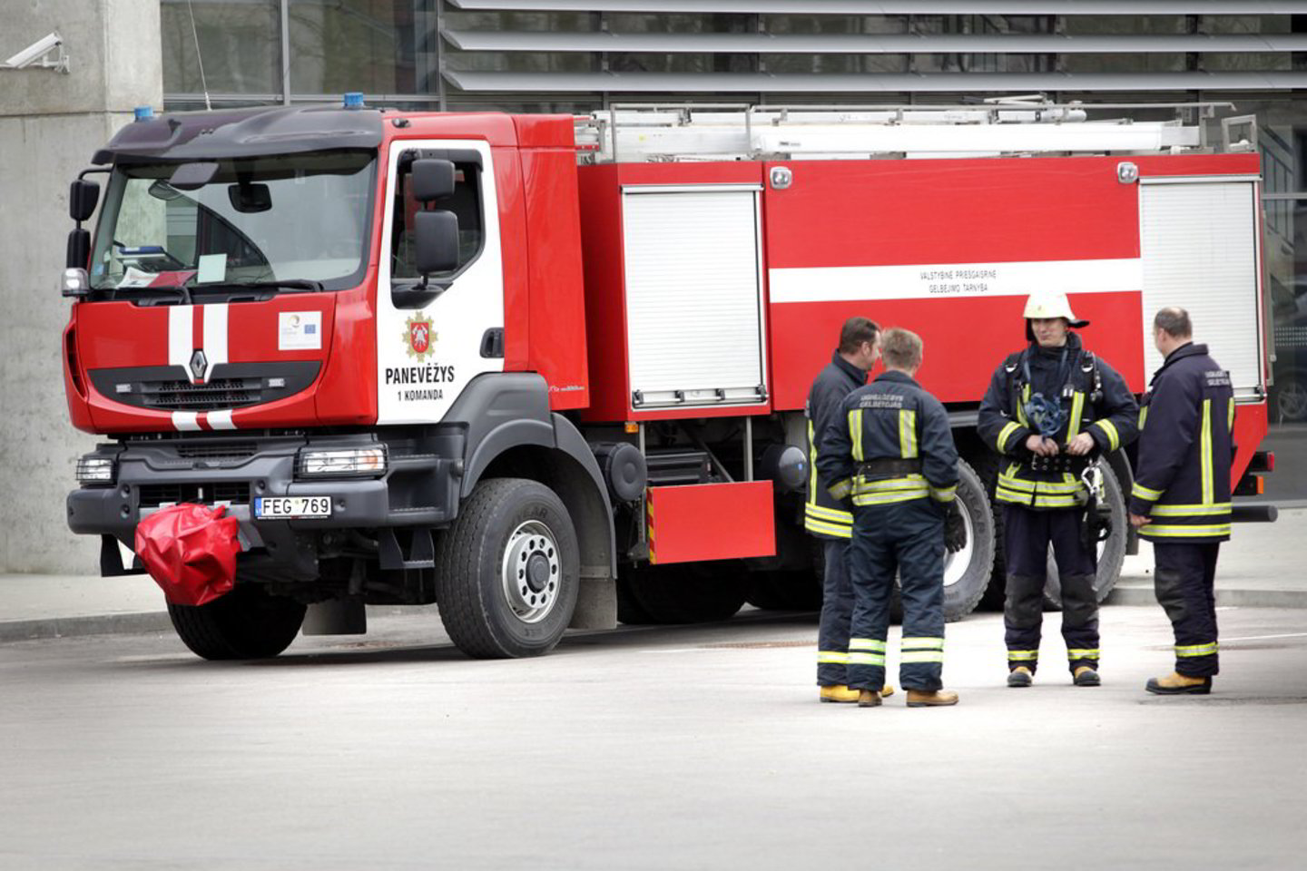 Mažuose miesteliuose ir kaimuose nebebus profesionalios ugniagesių komandos - pareigūnai dirbs savo darbus, tačiau, užsiliepsnojus gaisrui atvyks jo gesinti.