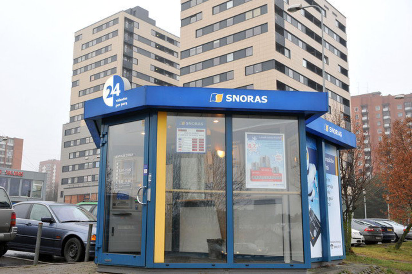 Pasak „Snoro“ banko pranešimo, šiuo metu su potencialiais pirkėjais tebevyksta sėkmingos diskusijos dėl klausimų, kurie dar nėra galutinai išspręsti.