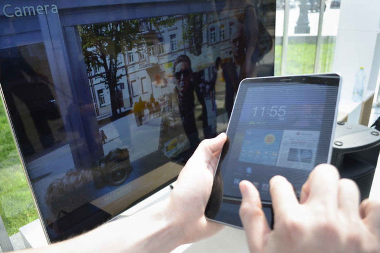 Iš visur, kur tik veikia mobilusis internetas, gali prisijungti prie korporatyvinio darbalaukio ir pasiekti visus reikalingus įmonės dokumentus, naudotis biuro programų paketu, el. paštu, kalendoriais.