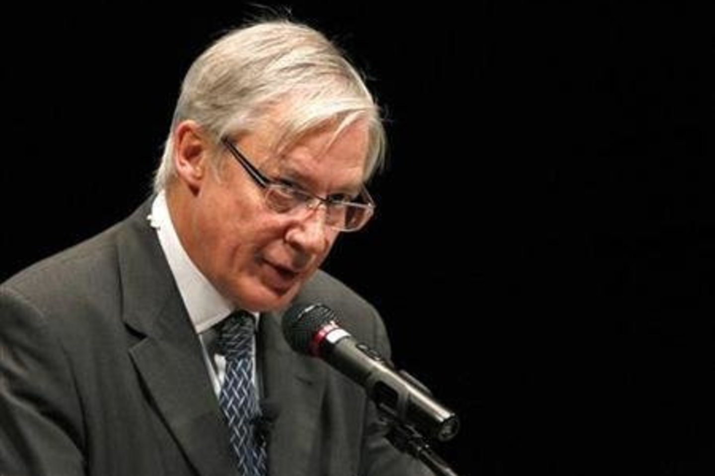 Prancūzijos vyriausybė prognozuoja, kad šalies BVP šiemet išaugs 0,3 proc., o kitąmet - 1,2 proc.