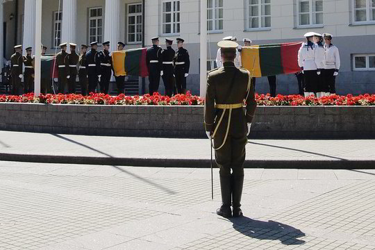 Prezidentė Karo akademijos absolventams suteiks pirmąjį karininko laipsnį