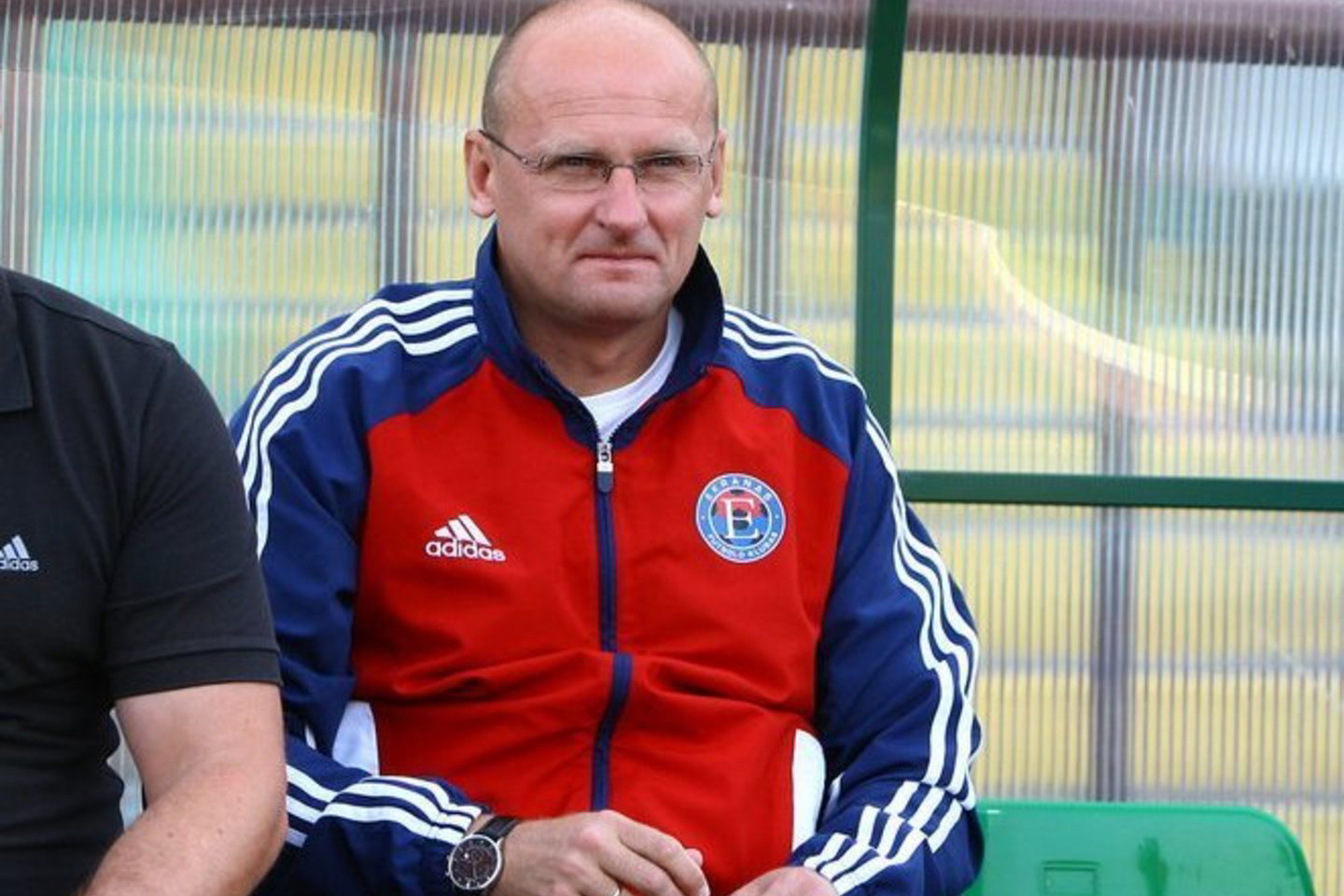Sveikindamas komandą ir aistruolius su pergale V. Urbonas šiek tiek supeikė vietos valdžią.