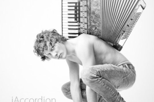 Albumo apžvalga. Martynas Levickis „iAccordion“