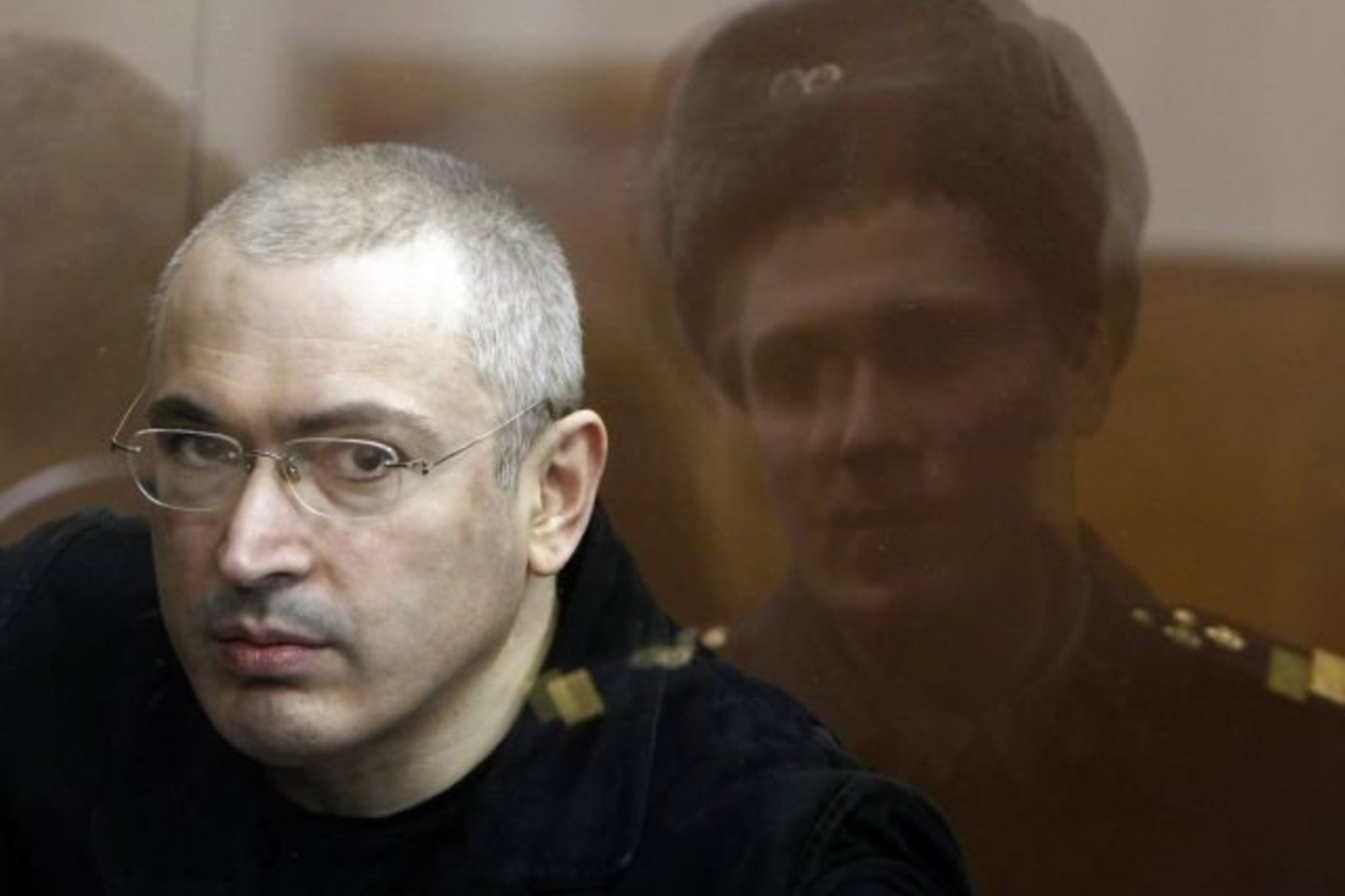 Teismas sutrumpino bausmę M. Chodorkovskio verslo partneriui P. Lebedevui.<br>AP