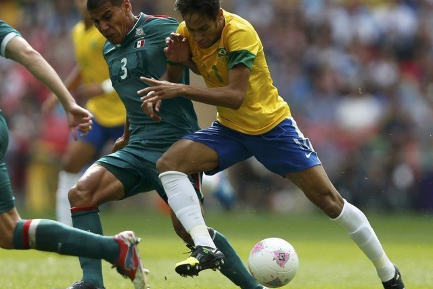 Favorite laikyta Brazilijos rinktinė (geltoni marškinėliai) nusileido Meksikai (Reuters nuotr.)