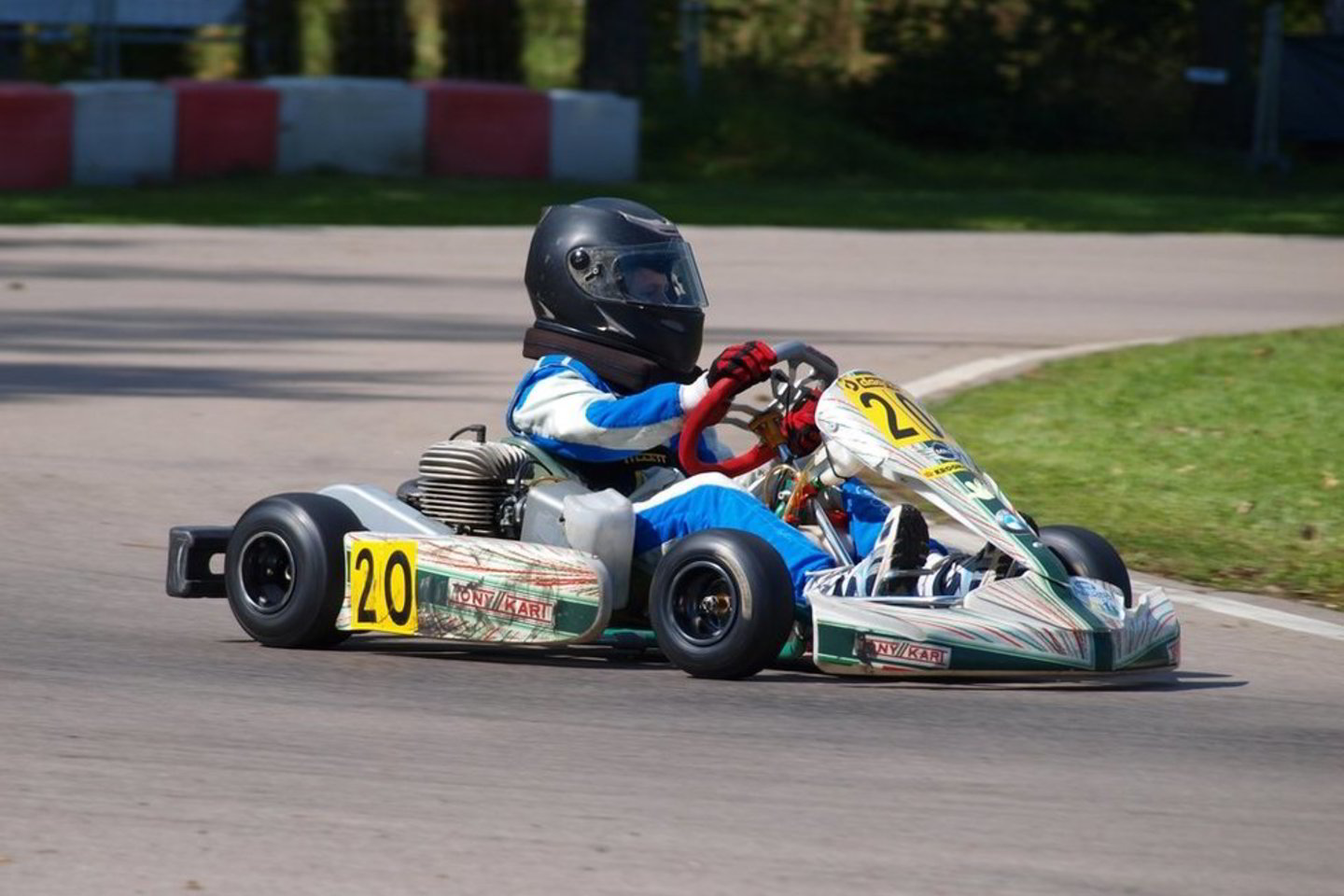„Mini 60“ kartingų klasėje, kur lenktyniauja buvę „Formulės Mini“ auklėtiniai, po įnirtingos kovos nugalėjo Justas Jonušis. Antras buvo Kasparas Vaškelis, trečias – Gustas Grinbergas.