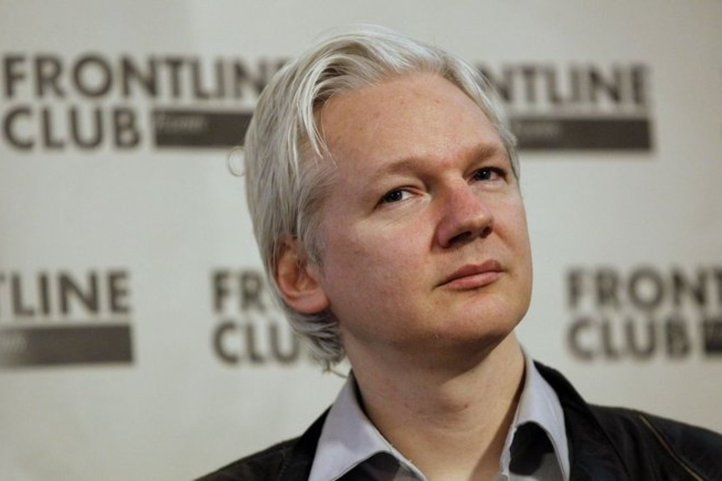 41 metų J. Assange'as birželio 19 dieną atėjo į Ekvadoro ambasadą Londone ir pasiprašė politinio prieglobsčio.
