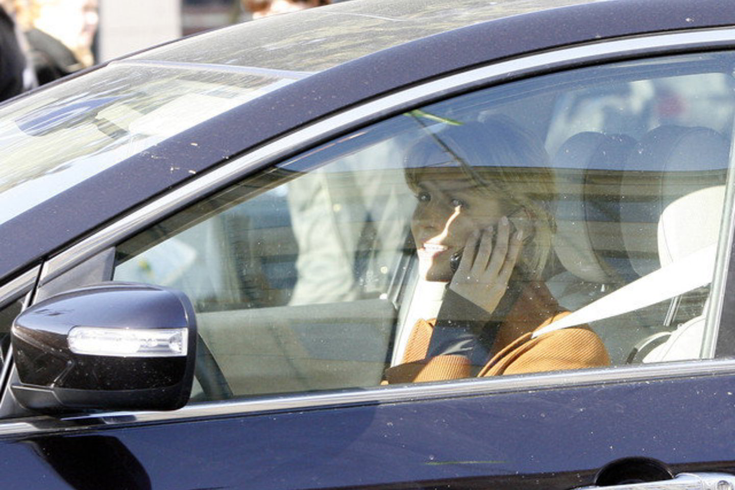 Aptikęs staigiai besiartinantį objektą su mobiliuoju telefonu, automobilis pats galės sumažinti greitį ar net stabdyti.