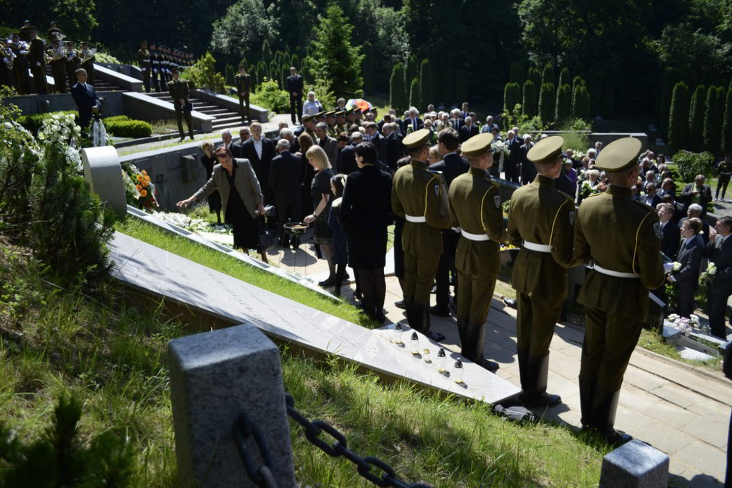 Pirmadienį Antakalnio kapinėse turėtų prasidėti trečdalį milijono litų kainuosiančios šalies vadovų amžino poilsio vietų statybos.