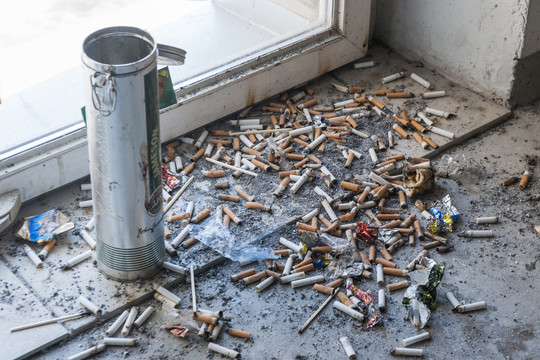 Lietuvoje ant cigarečių pakelių - šiurpūs vaizdai