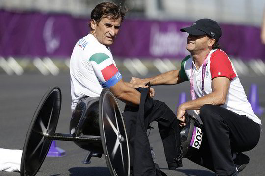 Buvęs „Formulės 1“ lenktynininkas A. Zanardi tapo parolimpiados čempionu