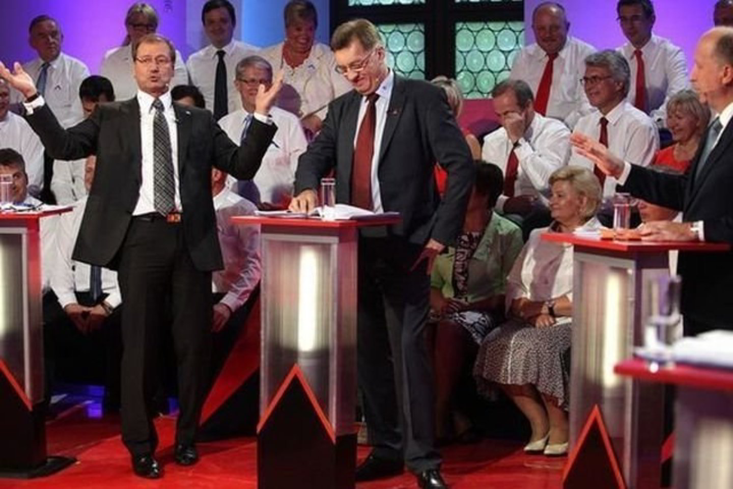 Darbo partijos, Socialdemokratų ir konservatorių lyderiai kovoja dėl rinkėjų balsų.