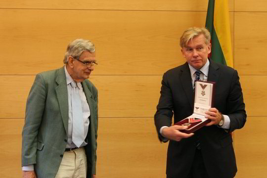 T. Venclovai - apdovanojimas už Lietuvos vardo garsinimą pasaulyje